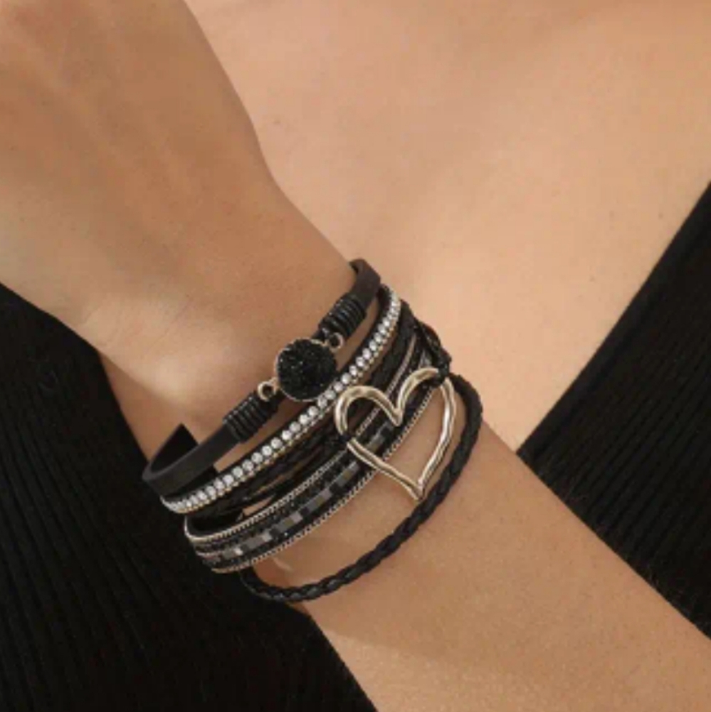 BLACK MULTI LAYERS ONE PIECE BRACELET